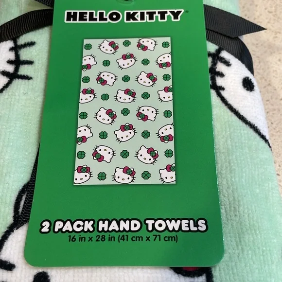 Hello Kitty NWT Mint Green Plush Hand Towels - 2 Pack - Picture 2 of 3